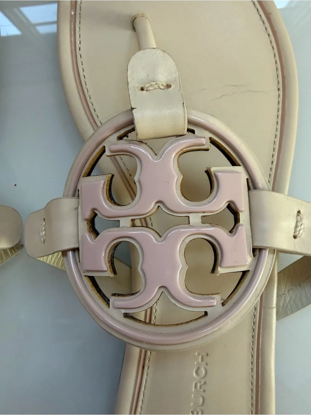 NWOT Tory Burch Miller Leather Logo Thong Sandals in Nude Pink